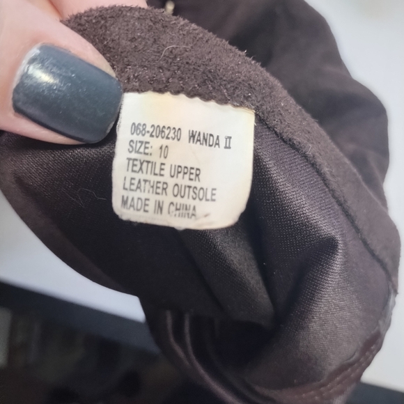 Boots - Picture 4 of 7